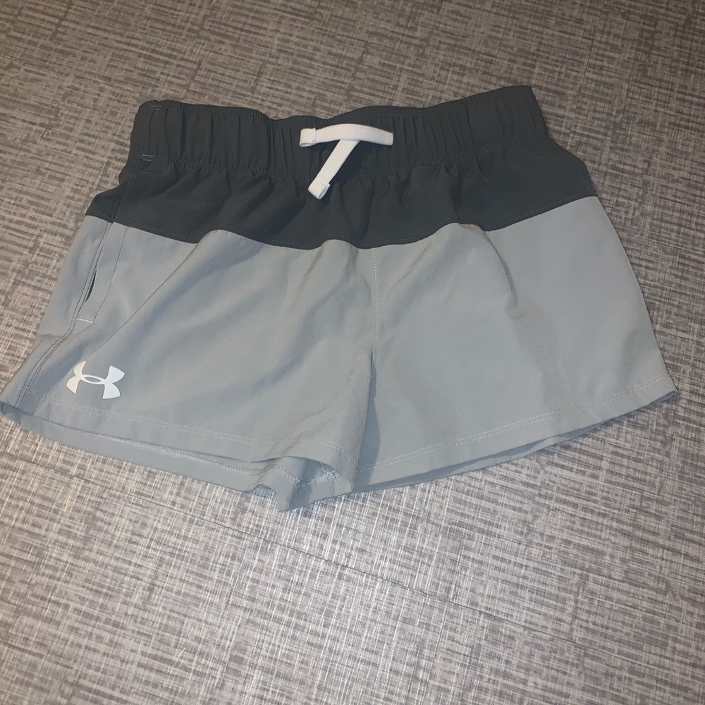 Underarmour athletic shorts